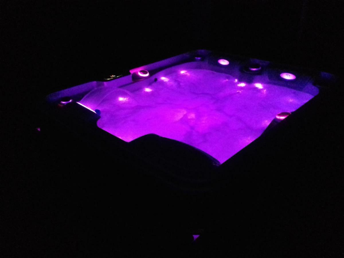 Domaine De L'insolite Guest house Meounes-les-Montrieux